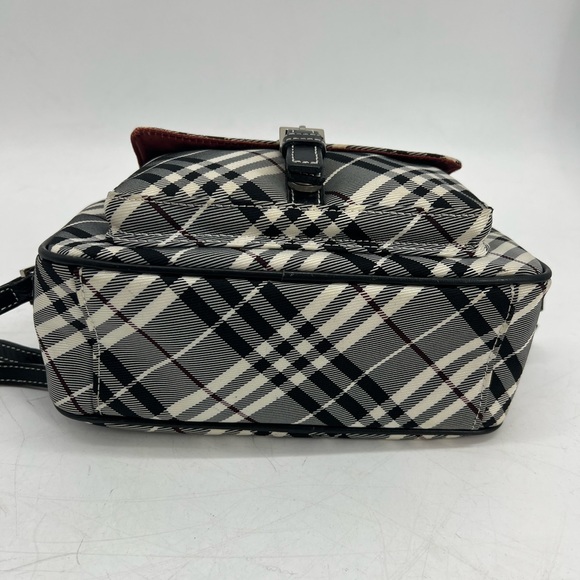 Burberry blue label crossbody bag - Picture 4 of 10